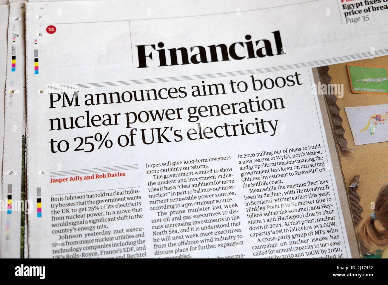 « Boris Johnson « le PM annonce l'objectif de stimuler la production d'énergie nucléaire à 25 % de l'électricité du Royaume-Uni » Guardian Financial journal titre 21 mars 2022 Royaume-Uni Banque D'Images