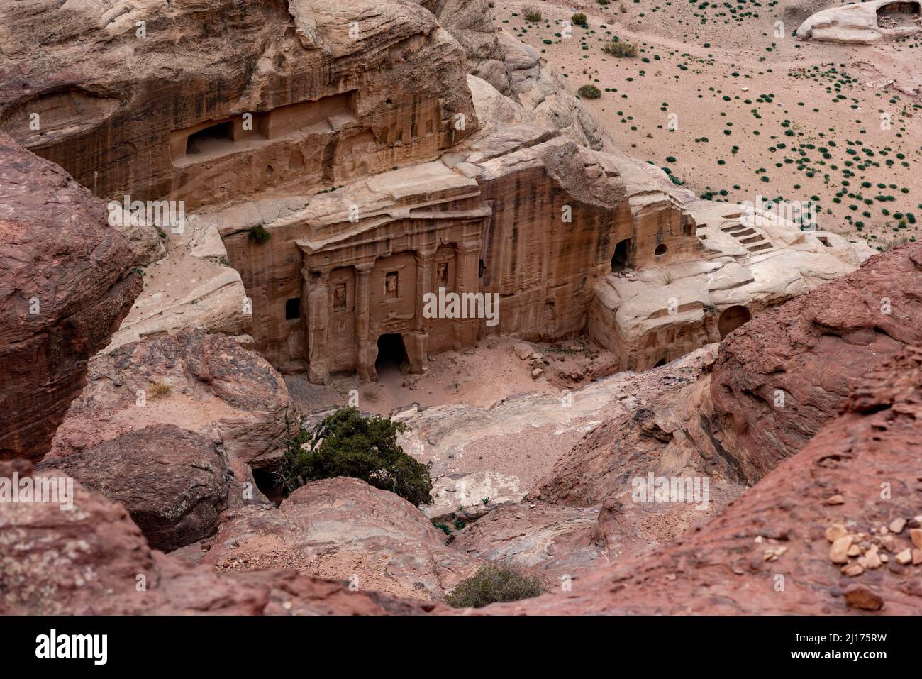 jordania petra 23-03-2022 visitando petra, la otra cara de petra, detrás de la puerta del tesoro, hay un mundo desconocido de petr Banque D'Images