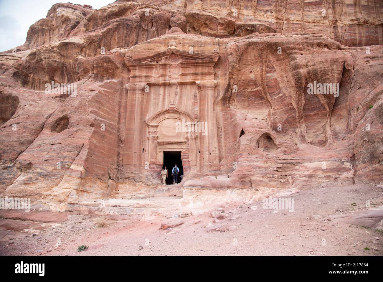 jordania petra 23-03-2022 visitando petra, la otra cara de petra, detrás de la puerta del tesoro, hay un mundo desconocido de petr Banque D'Images