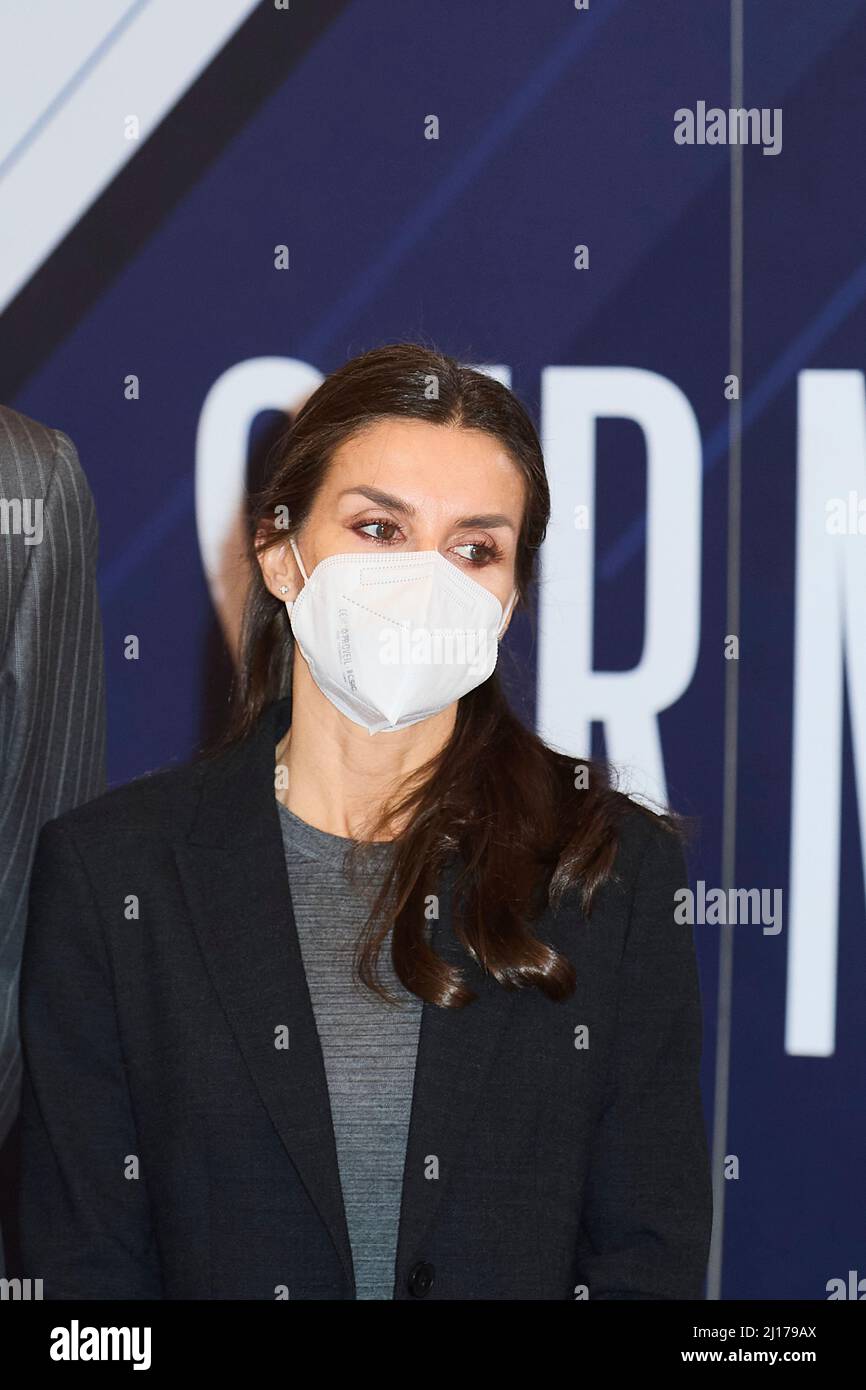 Madrid. Espagne. 20220323, Roi Felipe VI d'Espagne, Reine Letizia d'Espagne visite à la cellule de crise de la Croix-Rouge espagnole en Ukraine au siège de la Croix-Rouge espagnole le 23 mars 2022 à Madrid, Espagne crédit: MPG/Alay Live News Banque D'Images