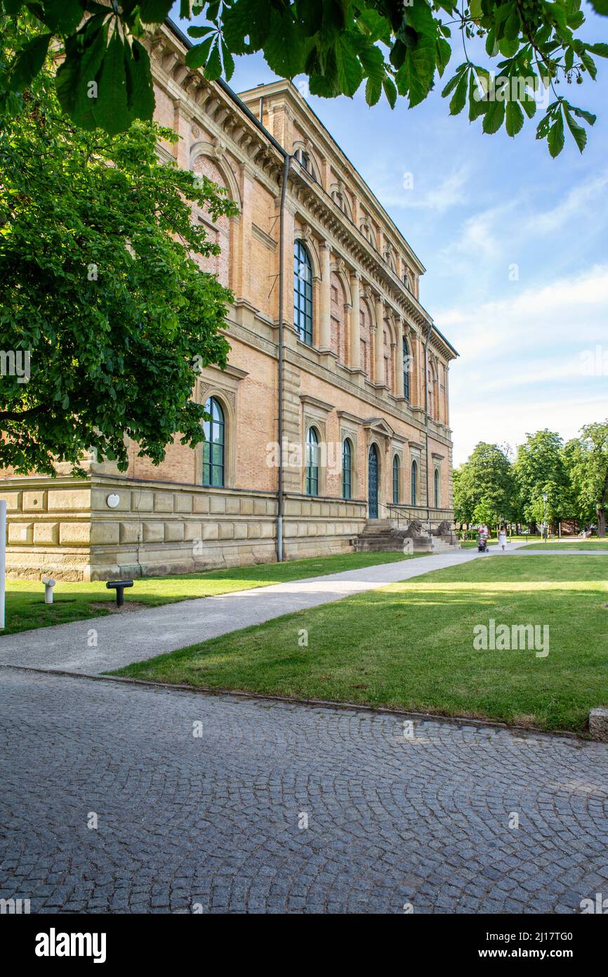 Allemagne, Bavière, Munich, sentier Cobblestone devant le musée Alte Pinakothek Banque D'Images