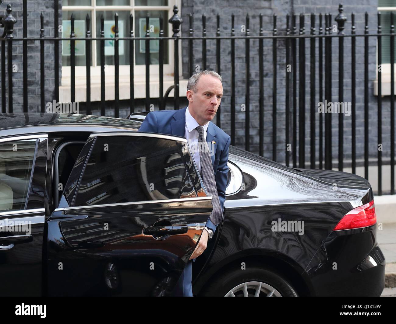 Londres, Royaume-Uni. 23rd mars 2022. Le vice-premier ministre Dominic Raab arrive à Downing Street No 10 pour la réunion hebdomadaire du Cabinet avant le budget. Credit: Uwe Deffner/Alay Live News Banque D'Images