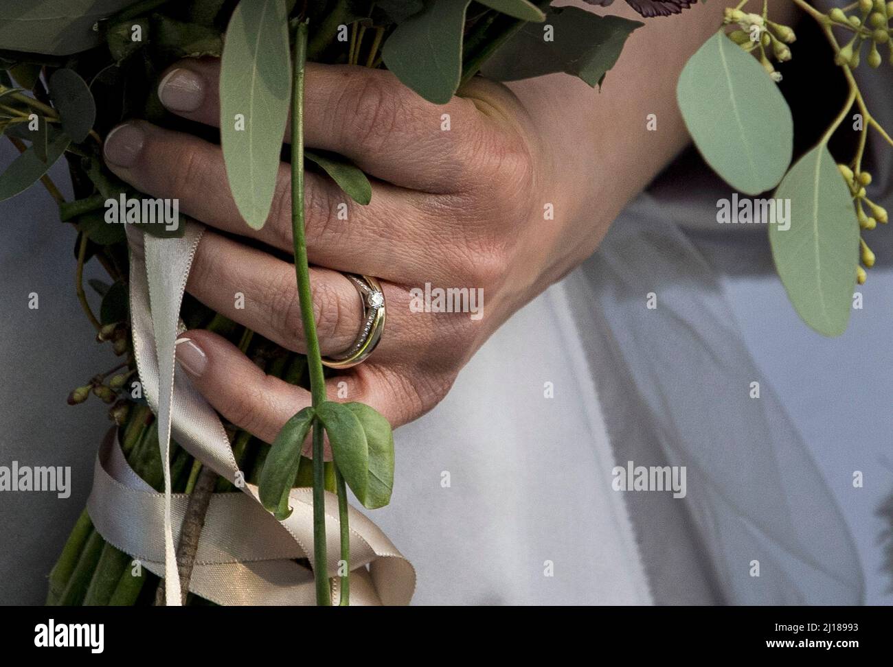 Londres, Royaume-Uni. 23rd mars 2022. Image détaillée des fleurs et de  l'anneau de mariage. La mariée STELLA MORIS quitte la prison de HM Belmarsh  après son mariage avec le fondateur de Wikileaks,