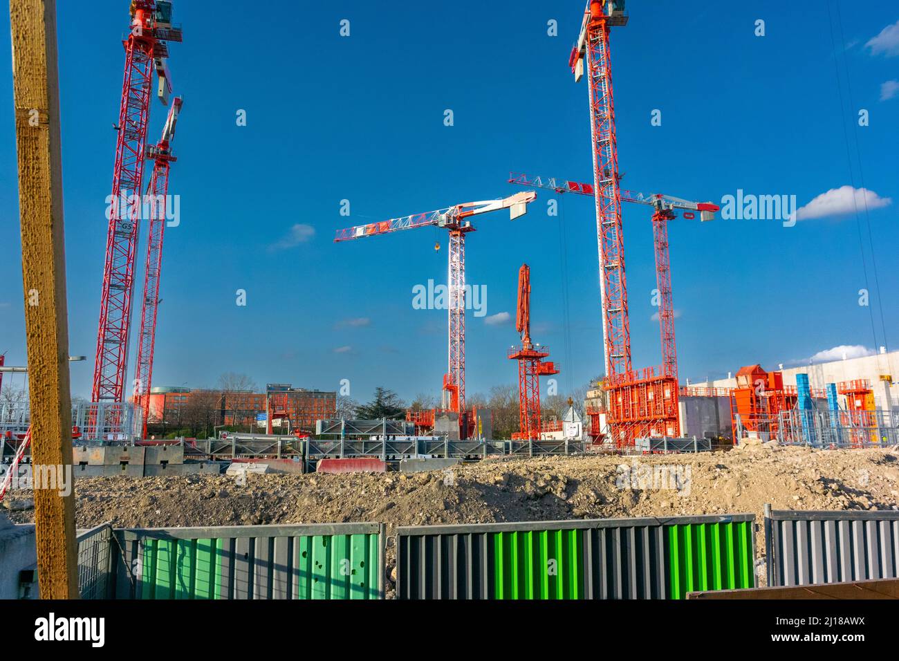 Paris, France, vue générale, extérieur, chantier, Paris Olympics 2024, Sports Arena, (porte de la Chapelle) grues de construction france Banque D'Images