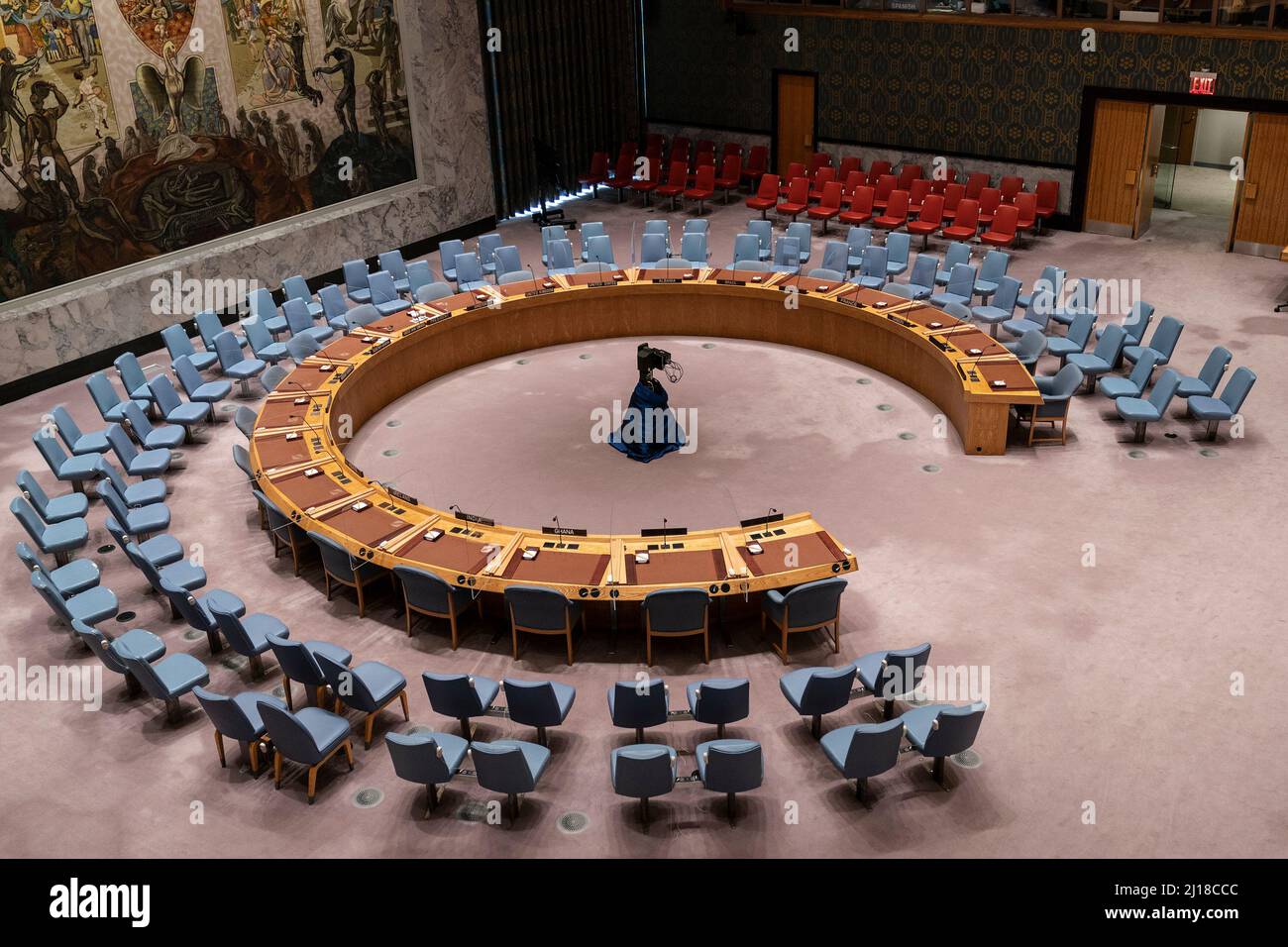 New York, États-Unis. 23rd mars 2022. Vue de la salle vide du Conseil de sécurité avant la réunion sur la coopération entre l'ONU et la Ligue des États arabes au siège de l'ONU à New York le 23 mars 2022. (Photo de Lev Radin/Sipa USA) crédit: SIPA USA/Alay Live News Banque D'Images
