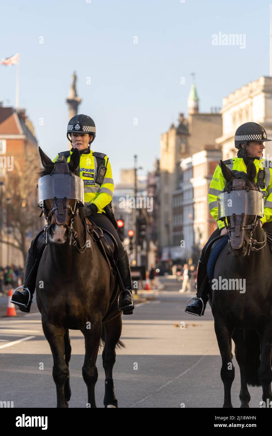 Les Ukrainiens et les partisans de l'Ukraine se sont réunis à Londres pour protester contre l'invasion de l'Ukraine par la Russie. Banque D'Images