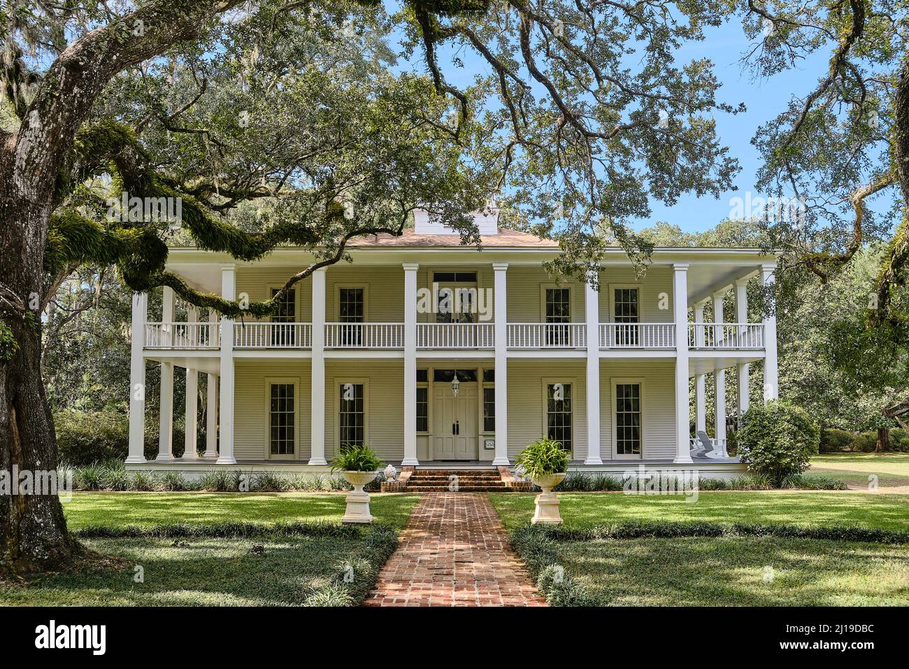 Eden Gardens State Park parc avec le style plantation house de William Henry Wesley au milieu d'imposants chênes vivent à Santa Rosa Beach Floride USA. Banque D'Images