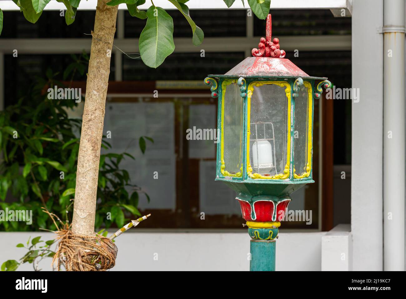 Une lampe de jardin qui a une forme unique, a une caractéristique de la culture royale sur l'île de Java, Indonésie, concept culturel Banque D'Images