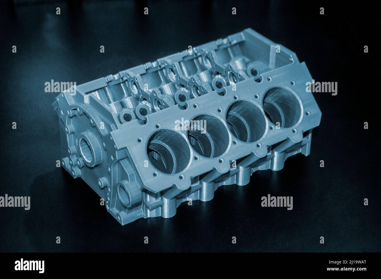 Prototype de moteur de voiture d'objets imprimé sur l'imprimante 3D à partir d'un gros plan à filament en plastique Banque D'Images