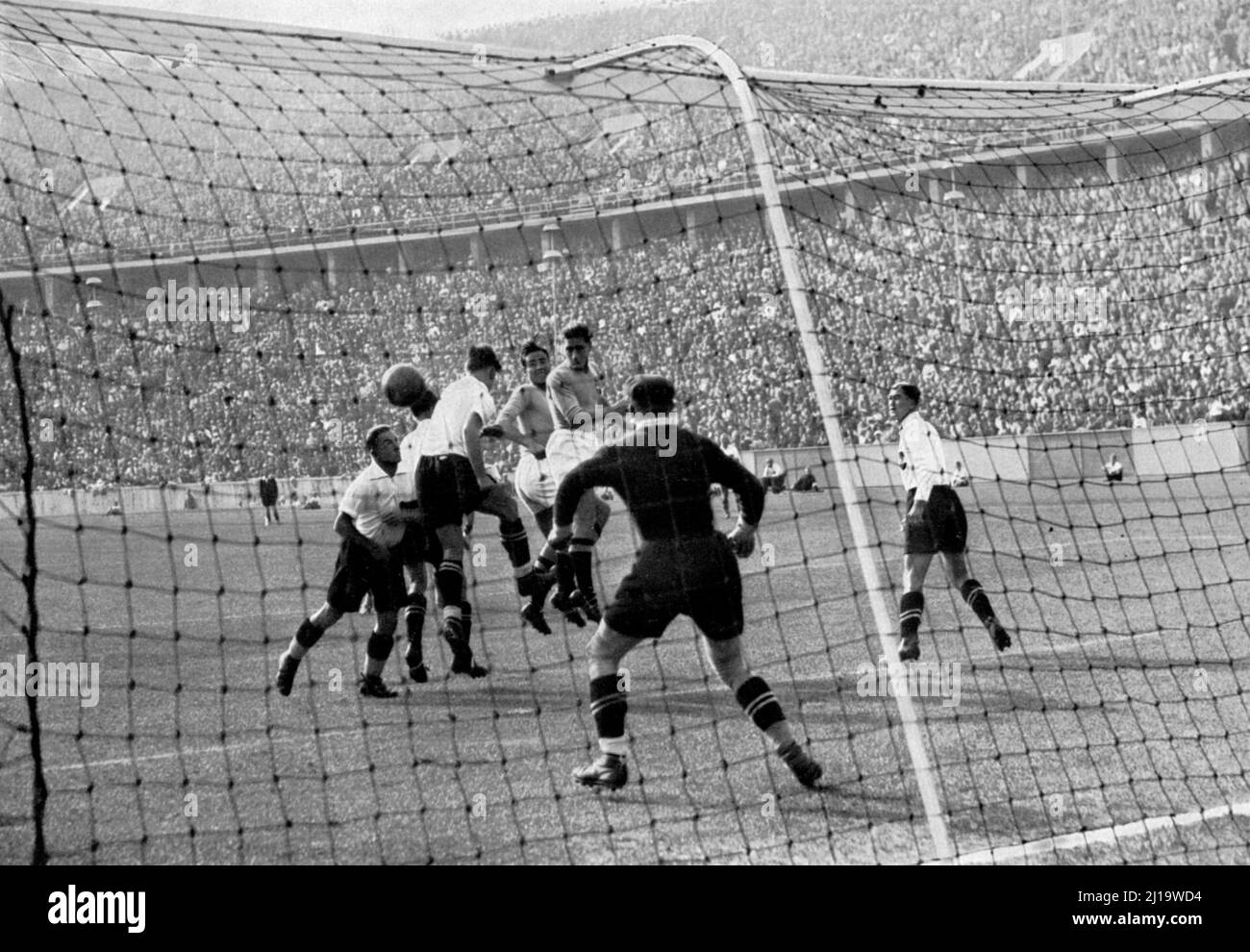 Football, devant le but italien dans la finale de football Italie contre Autriche Banque D'Images