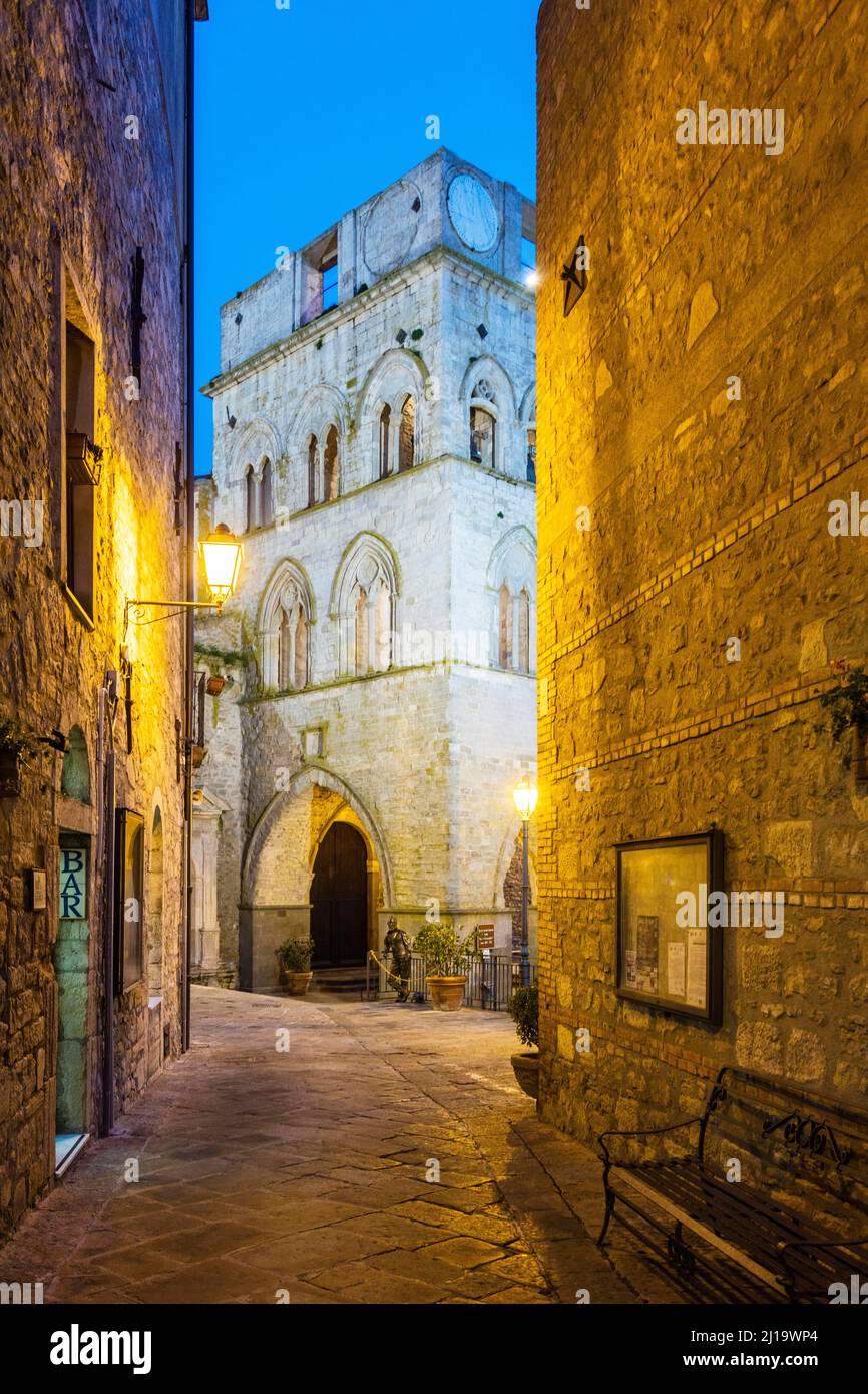 Centre historique de Gangi avec duomo de Gangi, Sicile, Italie Banque D'Images