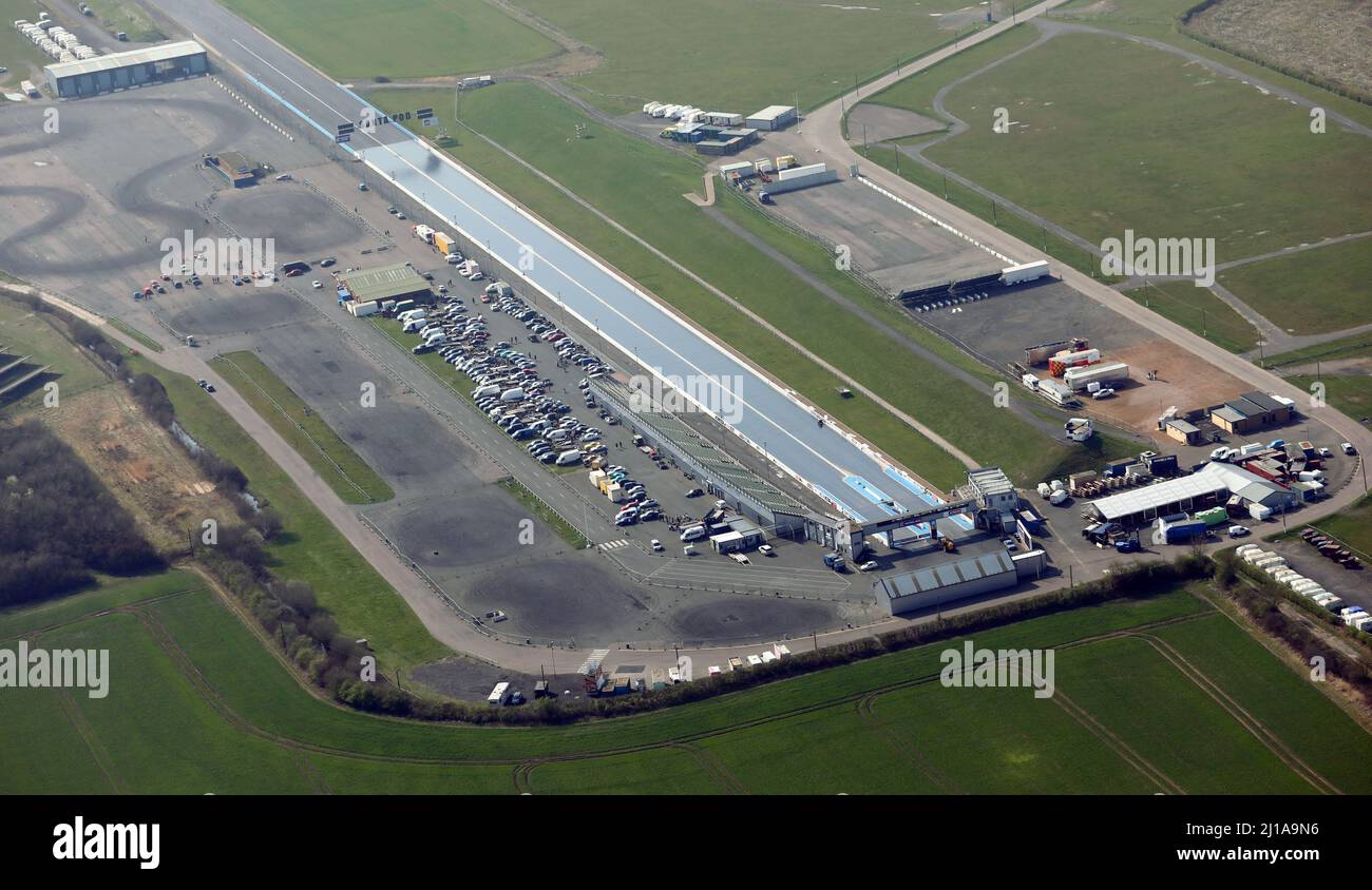 Vue aérienne du circuit de Santa Pod, un circuit de Drag Cars près de Wellingborough, Northamptonshire Banque D'Images