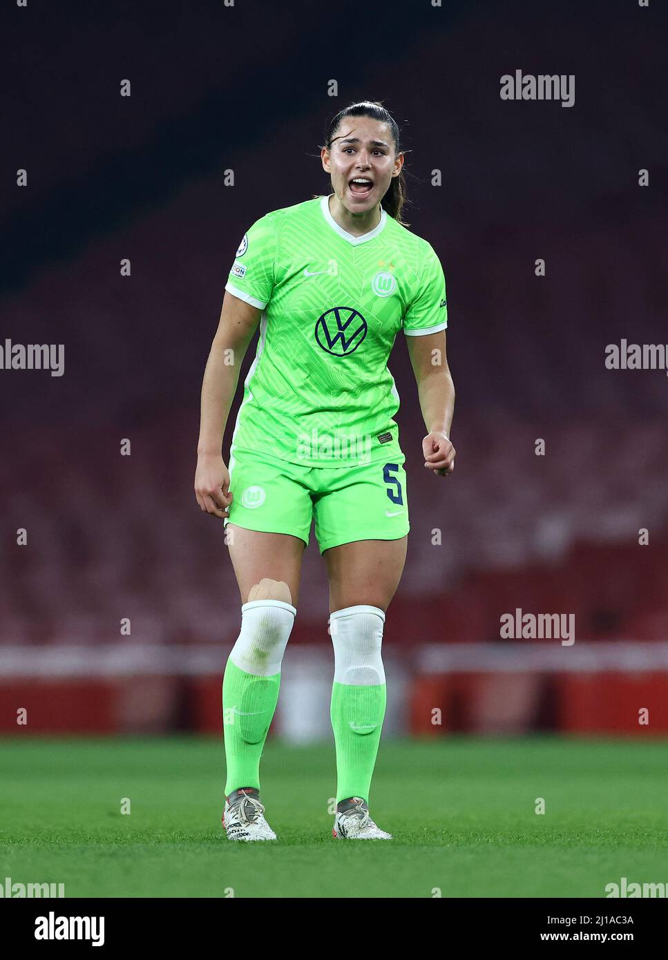 Londres, Angleterre, 23rd mars 2022. Lena Oberdof de VFL Wolfsburg lors du match de l'UEFA Womens Champions League au stade Emirates de Londres. Le crédit photo devrait se lire: David Klein / Sportimage Banque D'Images