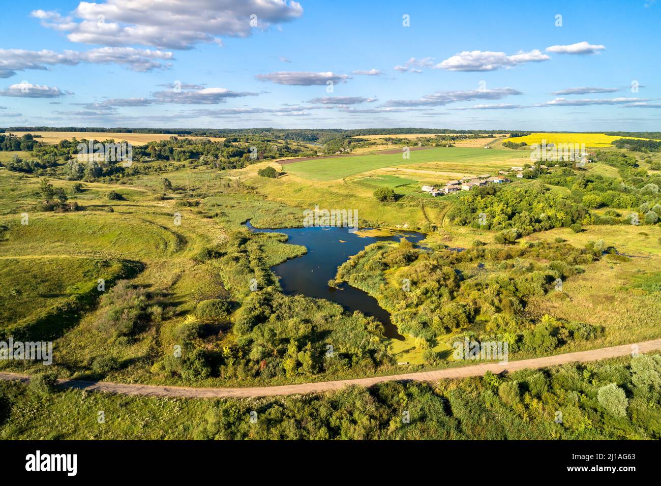 Paysage russe Chernozemye d'antenne. Kotlevo village, Kursk region Banque D'Images