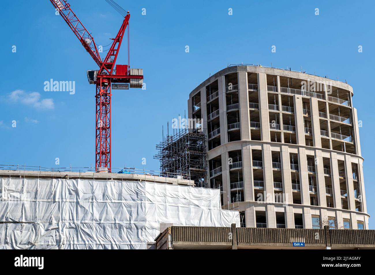 Kingston-upon-Thames, Kingston London, Royaume-Uni, mars 23 2022, aménagement d'appartements résidentiels dans une ville intérieure moderne Banque D'Images