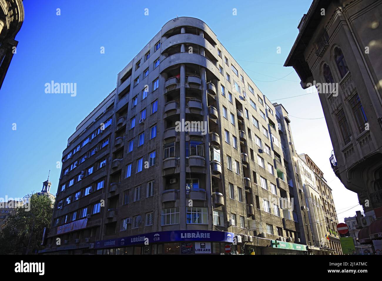 Wohnhaus im Stadtzentrum, an der Piata Universotatii, Bucarest, Rumänien / immeuble résidentiel dans le centre-ville, sur Piata Universotatii, Buchares Banque D'Images
