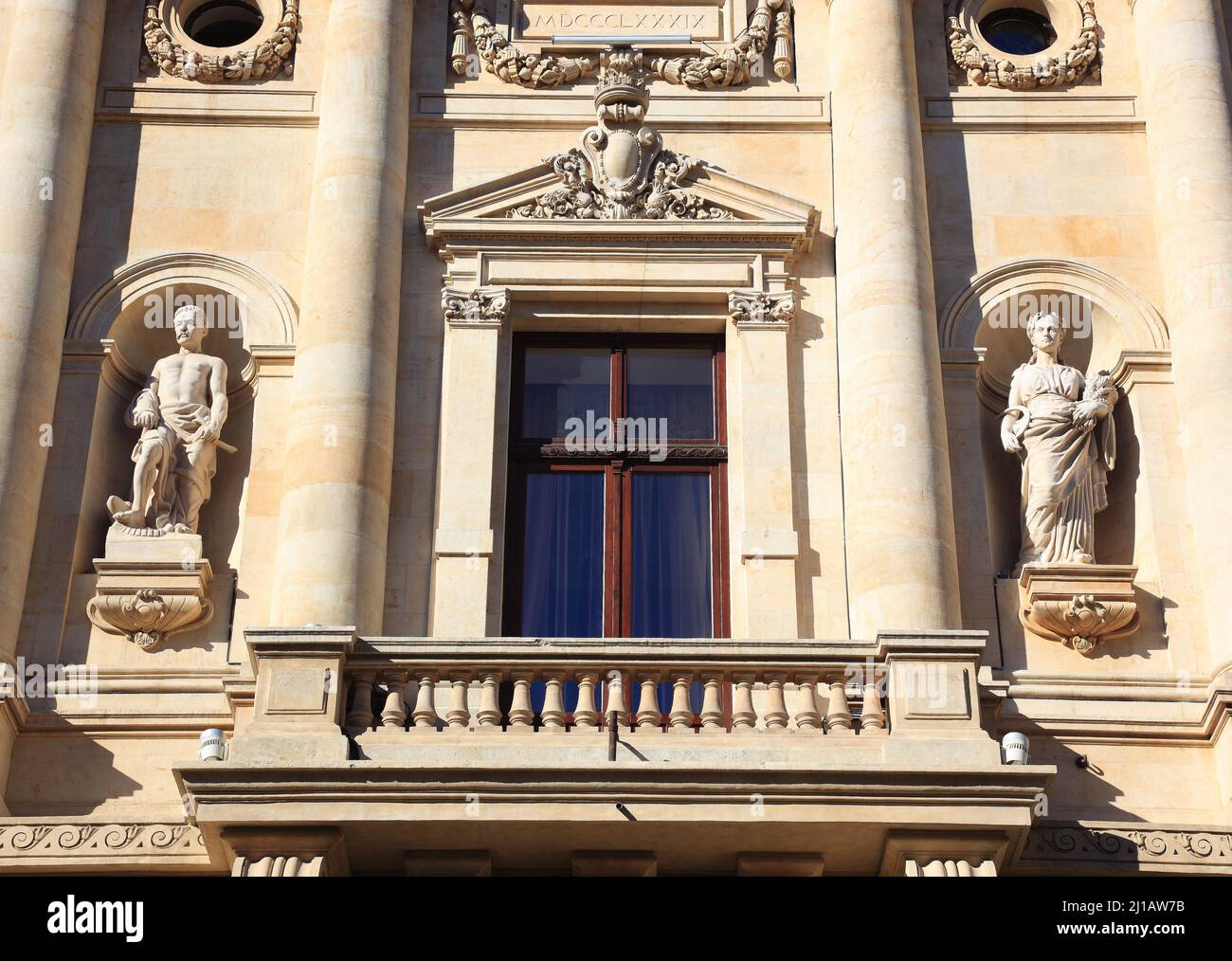 Frontfassade des Gebäudes der Nationalbank von Rumänien, Bucarest / façade du bâtiment de la Banque nationale de Roumanie, Bucarest (Aufnahm Banque D'Images