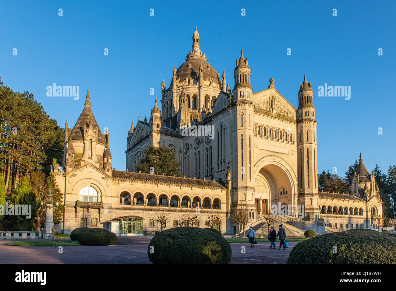 Basilique De Lisieux Banque De Photographies Et D images Haute basilique-de-lisieux-banque-de-photographies-et-d-images-haute