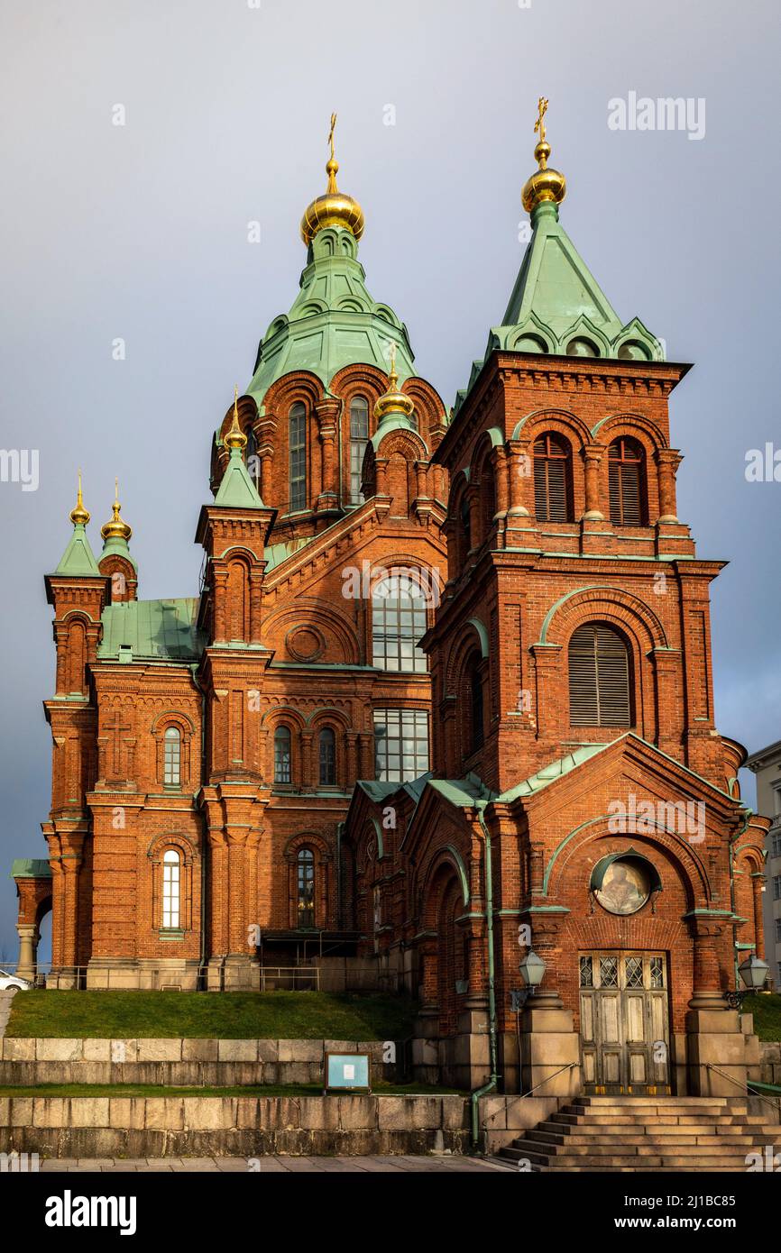 LES CLOCHERS DE LA CATHÉDRALE D'USPENSKI, CENTRE DE L'ÉGLISE ORTHODOXE ORIENTALE FINLANDAISE, HELSINKI, FINLANDE, EUROPE Banque D'Images