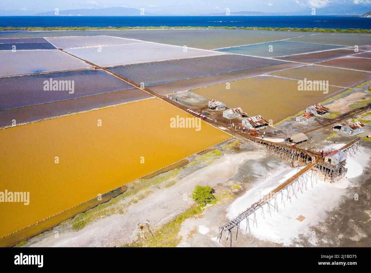MARAIS SALANTS, SALINAS DE BANI, PÉNINSULE DE LAS CALDERAS, RÉPUBLIQUE DOMINICAINE Banque D'Images