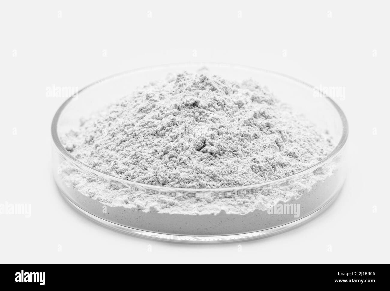 Le chlorure d'étain ou le chlorure stanneux est un solide cristallin ...