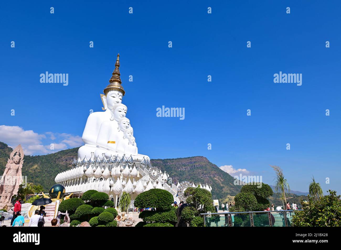 Wat Phrathat Pha Sorn Kaew, site bouddhiste du parc national de Khao Kho Banque D'Images