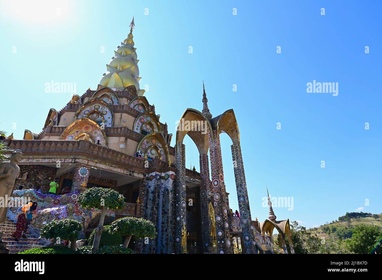 Pagode d'or au Wat Phrathat Pha Sorn Kaew Banque D'Images