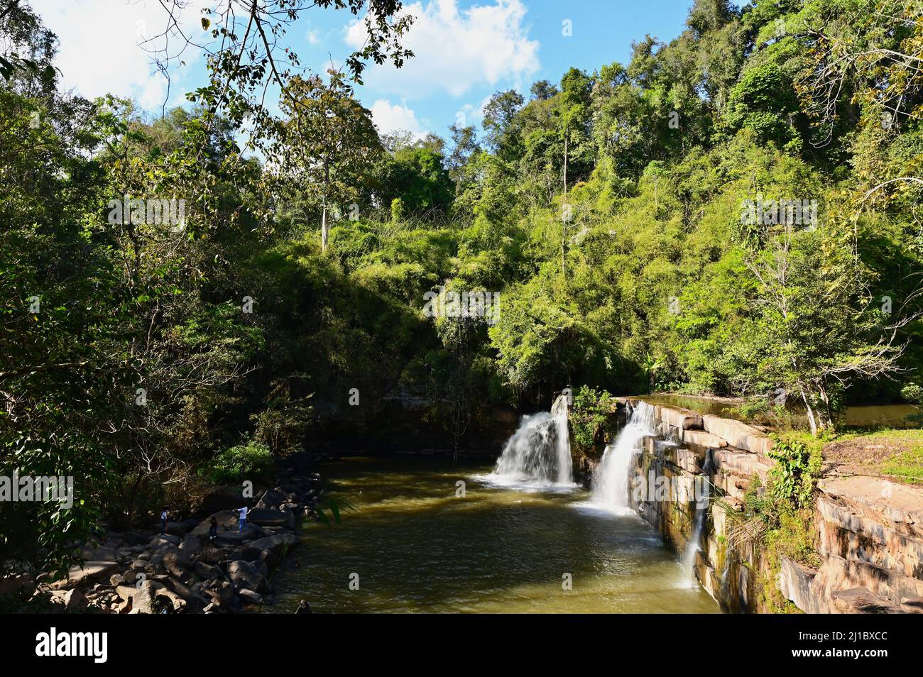 Magnifique cascade de Sri dit dans le parc national de Khao Kho Banque D'Images