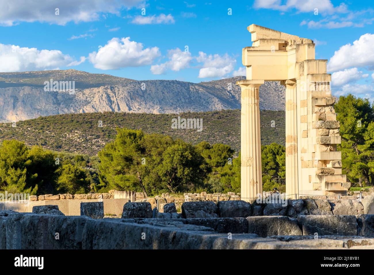 Les ruines antiques de la gymnastique ou gymnase à la ville sacrée, sanctuaire et centre de guérison d'Épidaure sur le golfe Saronique de Grèce. Banque D'Images