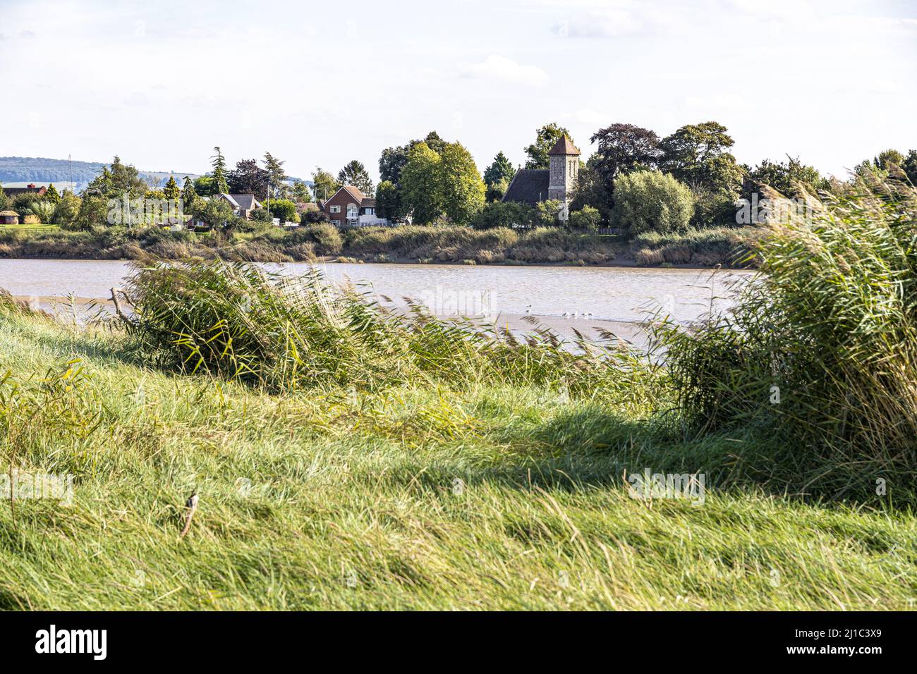 Vue sur la rivière Severn à l'église St Peters dans le village de Upper Framilode de Rodley, Gloucestershire, Angleterre Royaume-Uni Banque D'Images