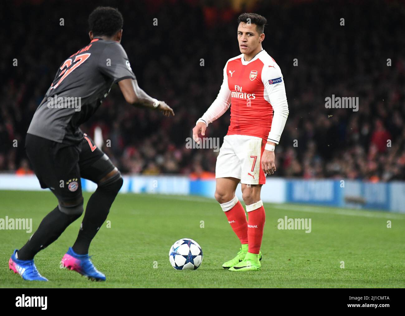 LONDRES, ANGLETERRE - 7 MARS 2017 : Alexis Sanchez d'Arsenal photographié en action lors de la deuxième partie du match de la Ligue des champions de l'UEFA 16 entre Arsenal FC et Bayern Munchen au stade Emirates. Copyright: Cosmin Iftode/Picstaff Banque D'Images