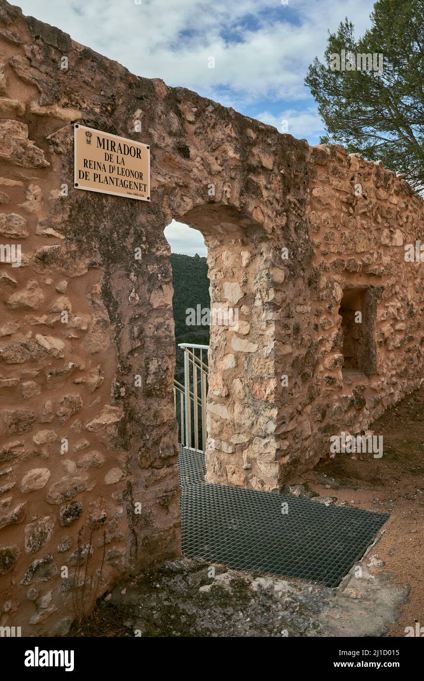 Mirador de la Reina Doña Leonor Plantagenet dans le mur de la ville d'Alarcon, province de Cuenca, Castilla la Mancha, Espagne, Europe Banque D'Images