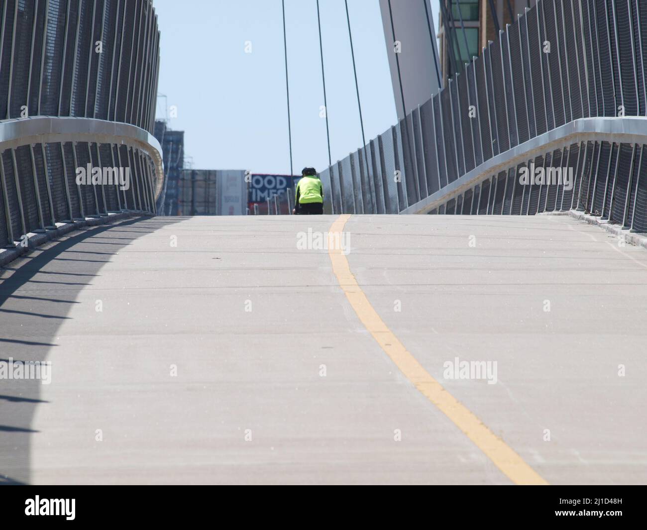 Mission de découverte sur le sentier University Crossing et vers le nord, cheminées, arbres et état des dégâts causés par la tornade Banque D'Images