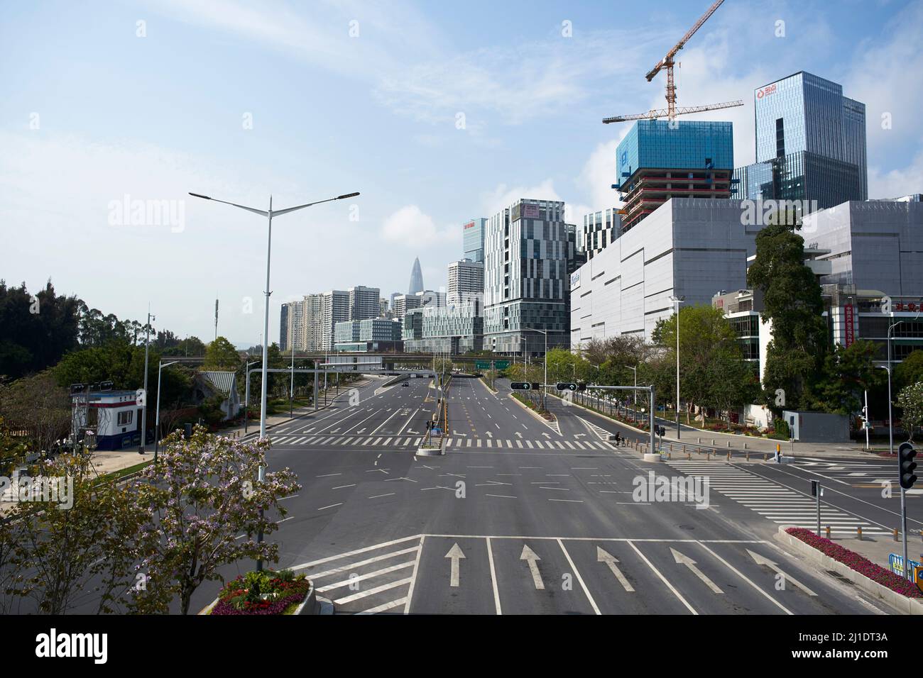 Shenzhen, Guangdong, Chine - 17 mars 2022 : les rues vides de Shenzhen, province de Guangdong, Chine, pendant le confinement dans la ville en raison d'une augmentation de Banque D'Images