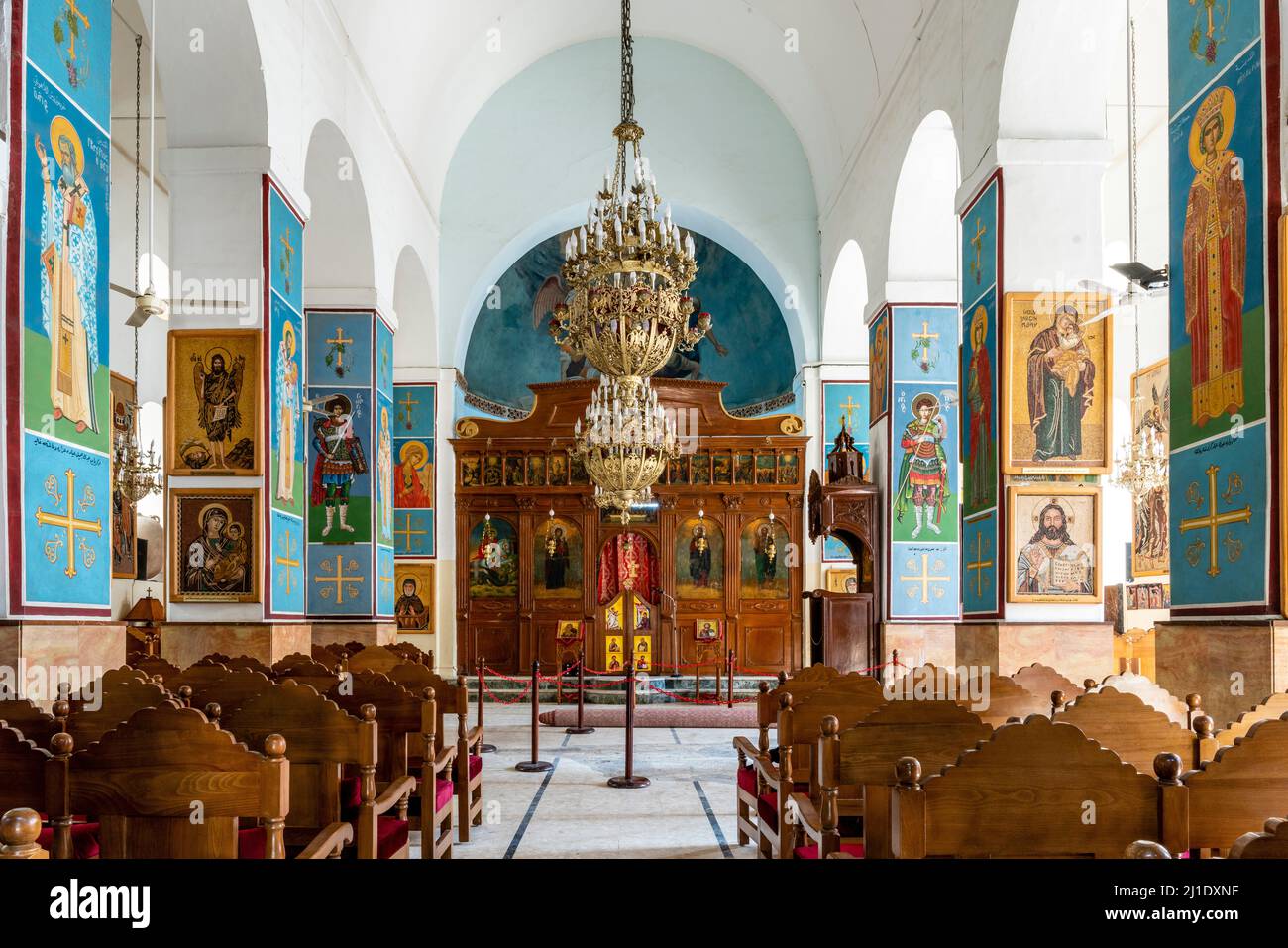 L'intérieur de l'église St George, Madaba, gouvernorat de Madaba, Jordanie. Banque D'Images