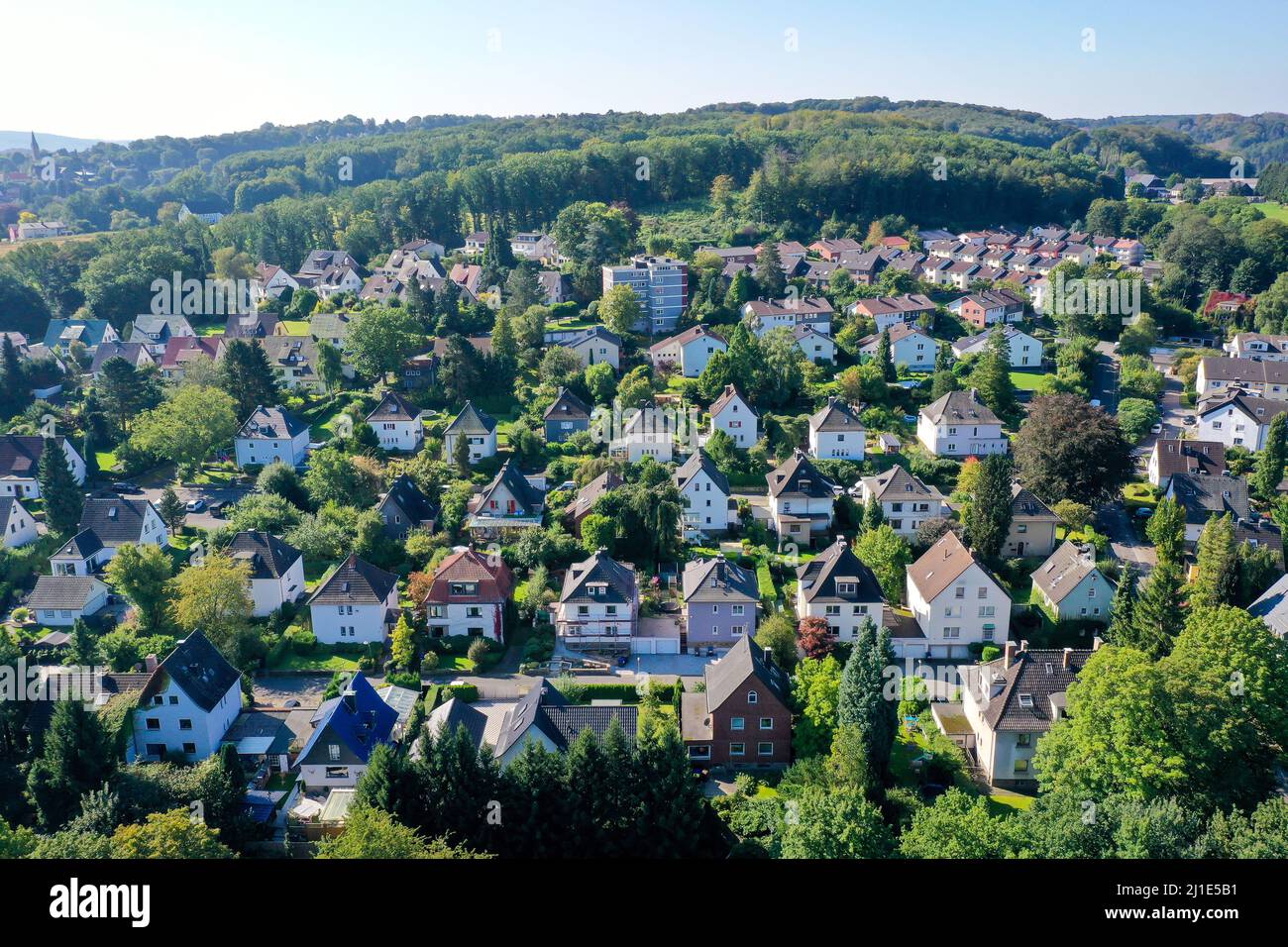 08.09.2021, Allemagne, Rhénanie-du-Nord-Westphalie, Witten - Witten à la Ruhr. Maisons résidentielles dans le quartier de Steinhausen. La ville de Witten est loc Banque D'Images