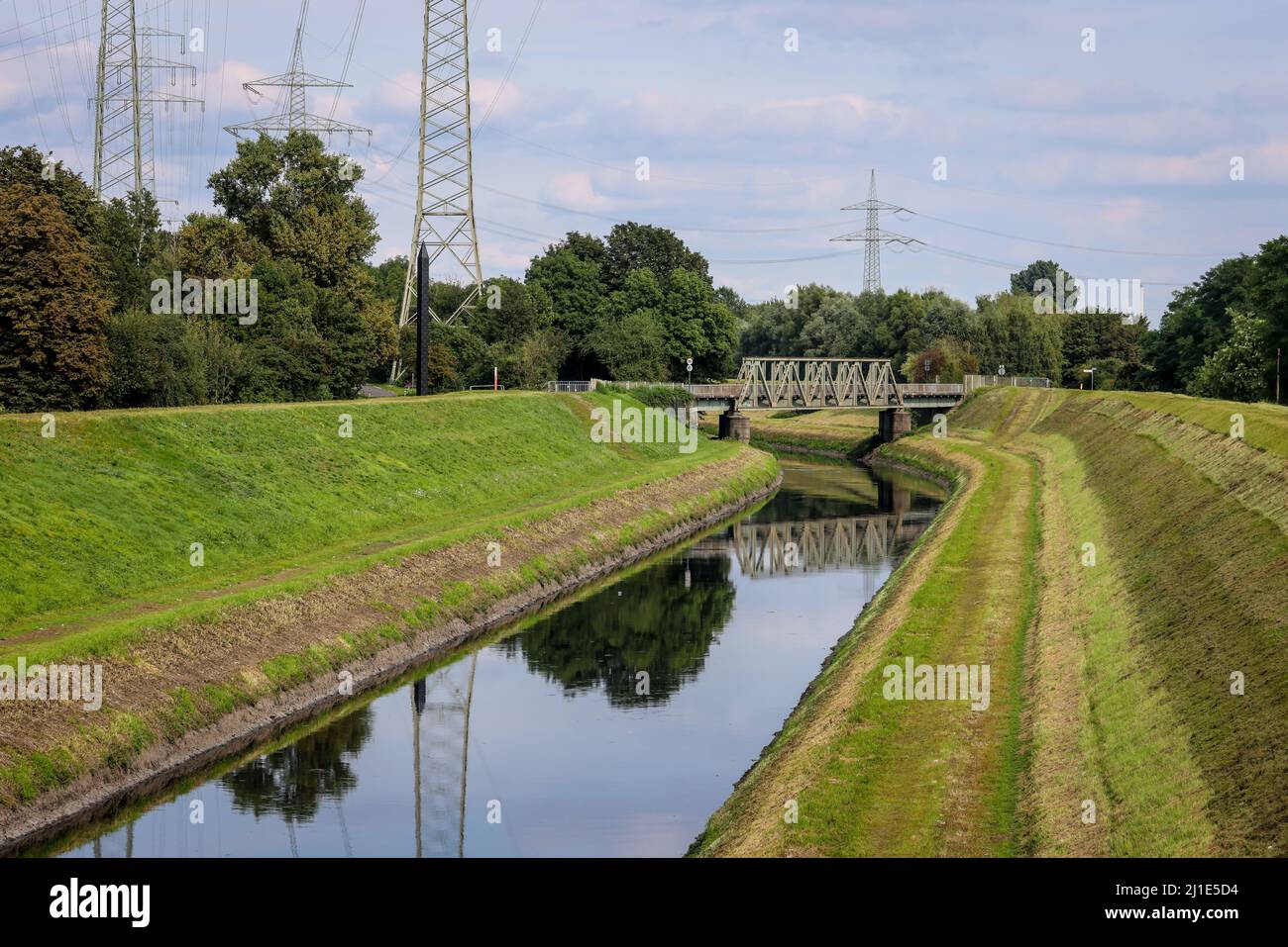 13.09.2021, Allemagne, Rhénanie-du-Nord-Westphalie, Essen - le fleuve Emscher est complètement exempt d'eaux usées depuis janvier 2022 après l'interprétation Banque D'Images