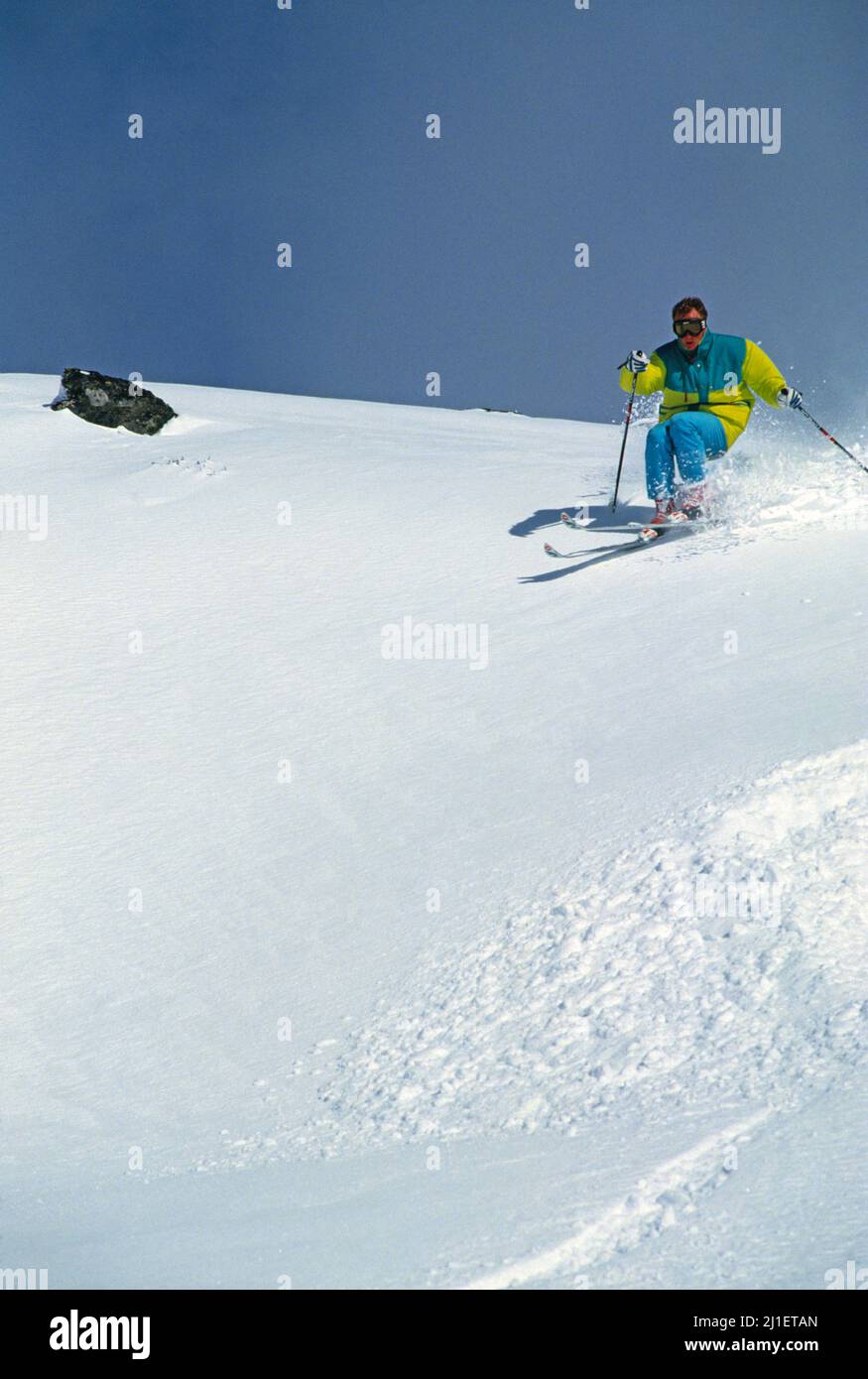 Australie. Ski. Jeune homme ski alpin. Banque D'Images