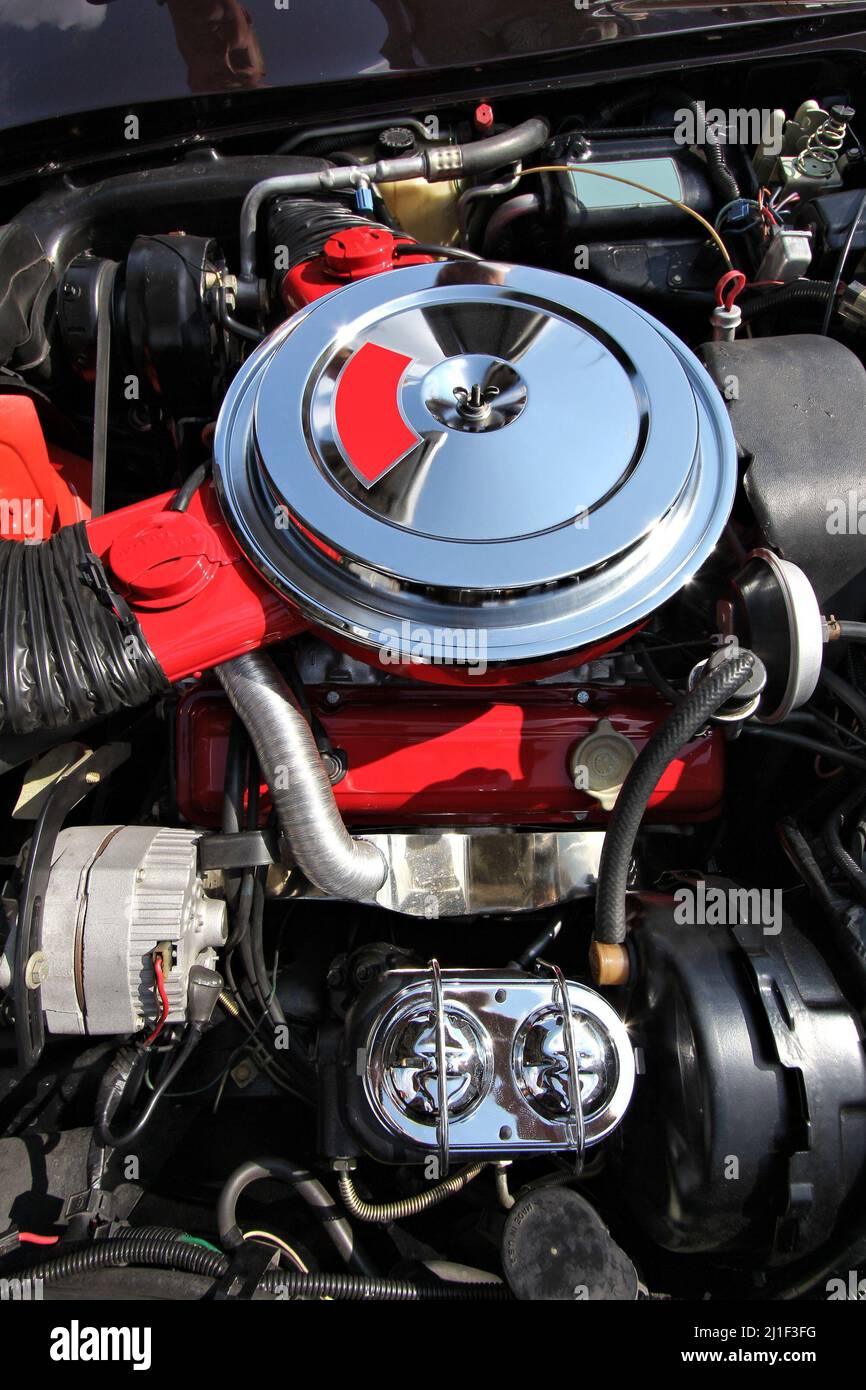 Moteur de voiture américain Oldtimer. Moteur à essence V-8. Banque D'Images