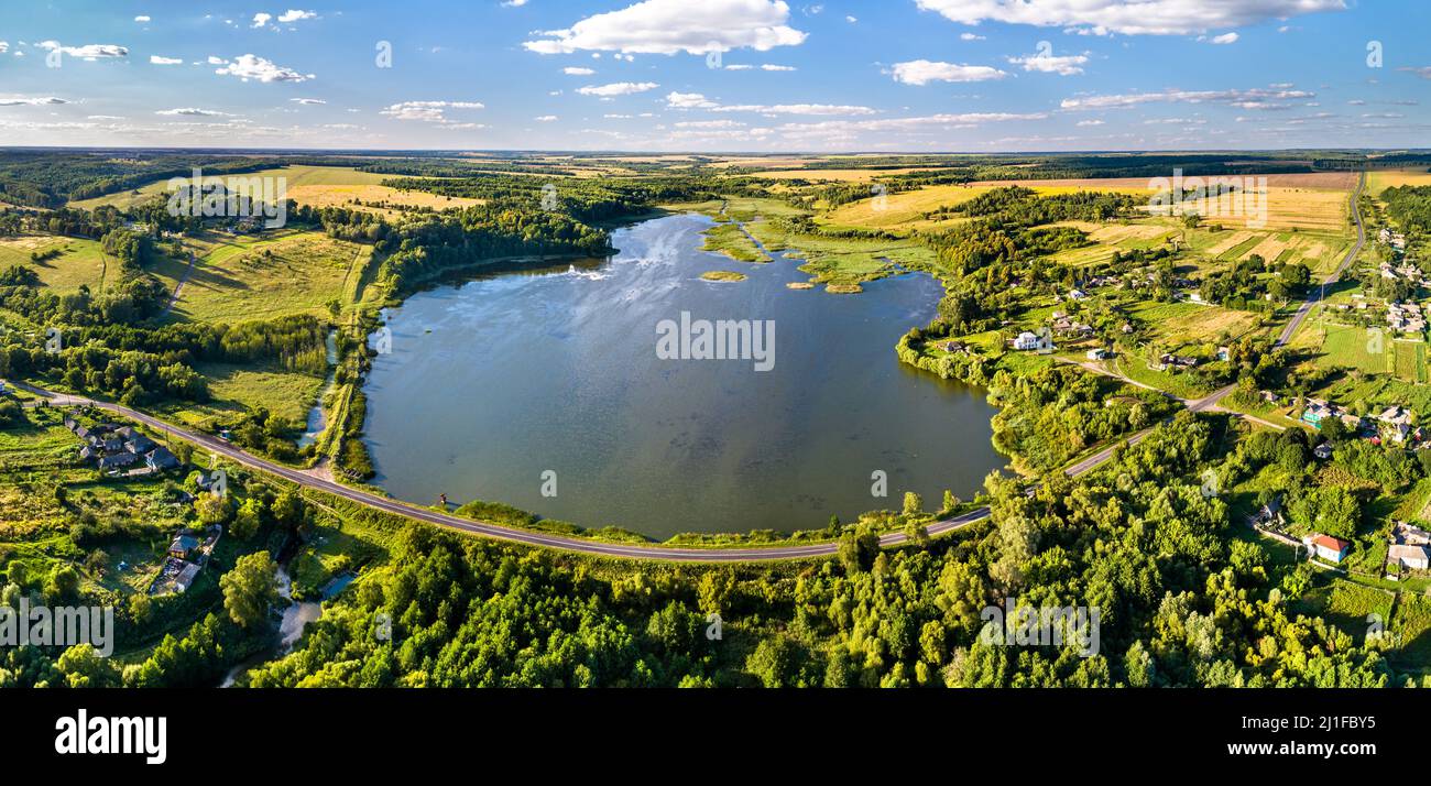 Lac en russe Chernozemye. Village de Glazovo, région de Kursk Banque D'Images
