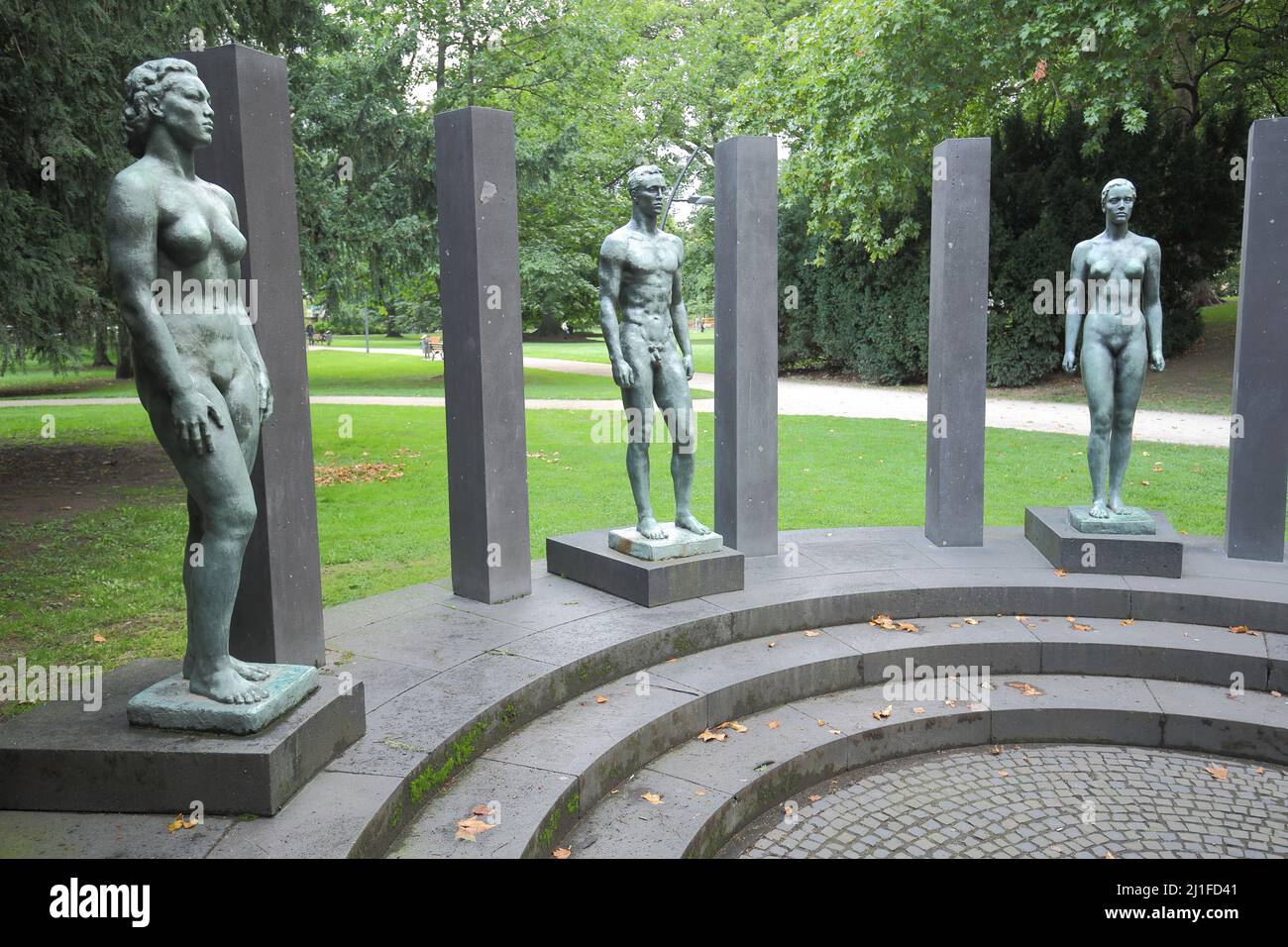 Sculpture anneau de statues, Georg Kolbe, 1954, à Rothschildpark, Francfort, Hesse, Allemagne Banque D'Images