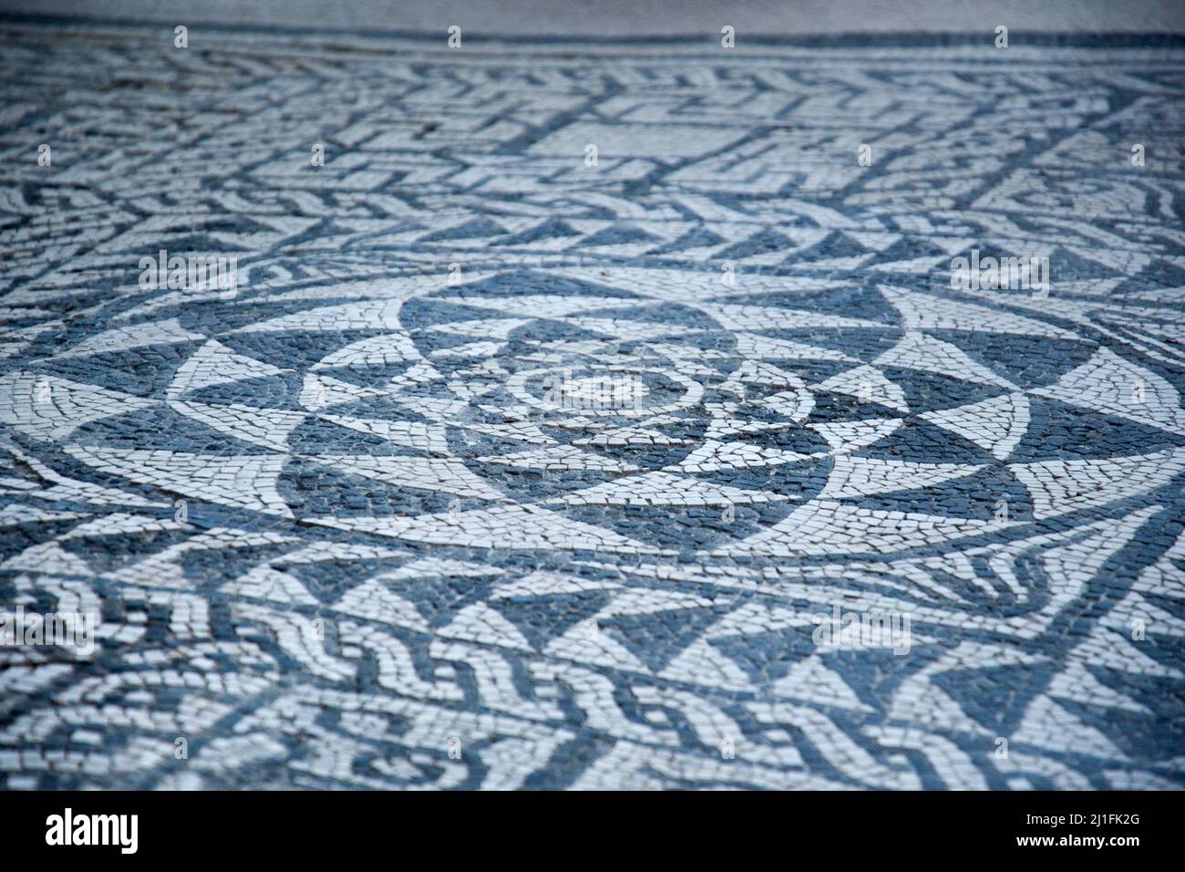 Ercolano, Italie. 25th mars 2022. Sol en mosaïque restauré, lors de l'ouverture aux touristes de la 'Casa Della Gemma', un joyau du parc célèbre pour ses mosaïques de sol précieuses. Ercolano, Italie, 25 mars 2022. (Photo par Vincenzo Izzo/Sipa USA) crédit: SIPA USA/Alay Live News Banque D'Images