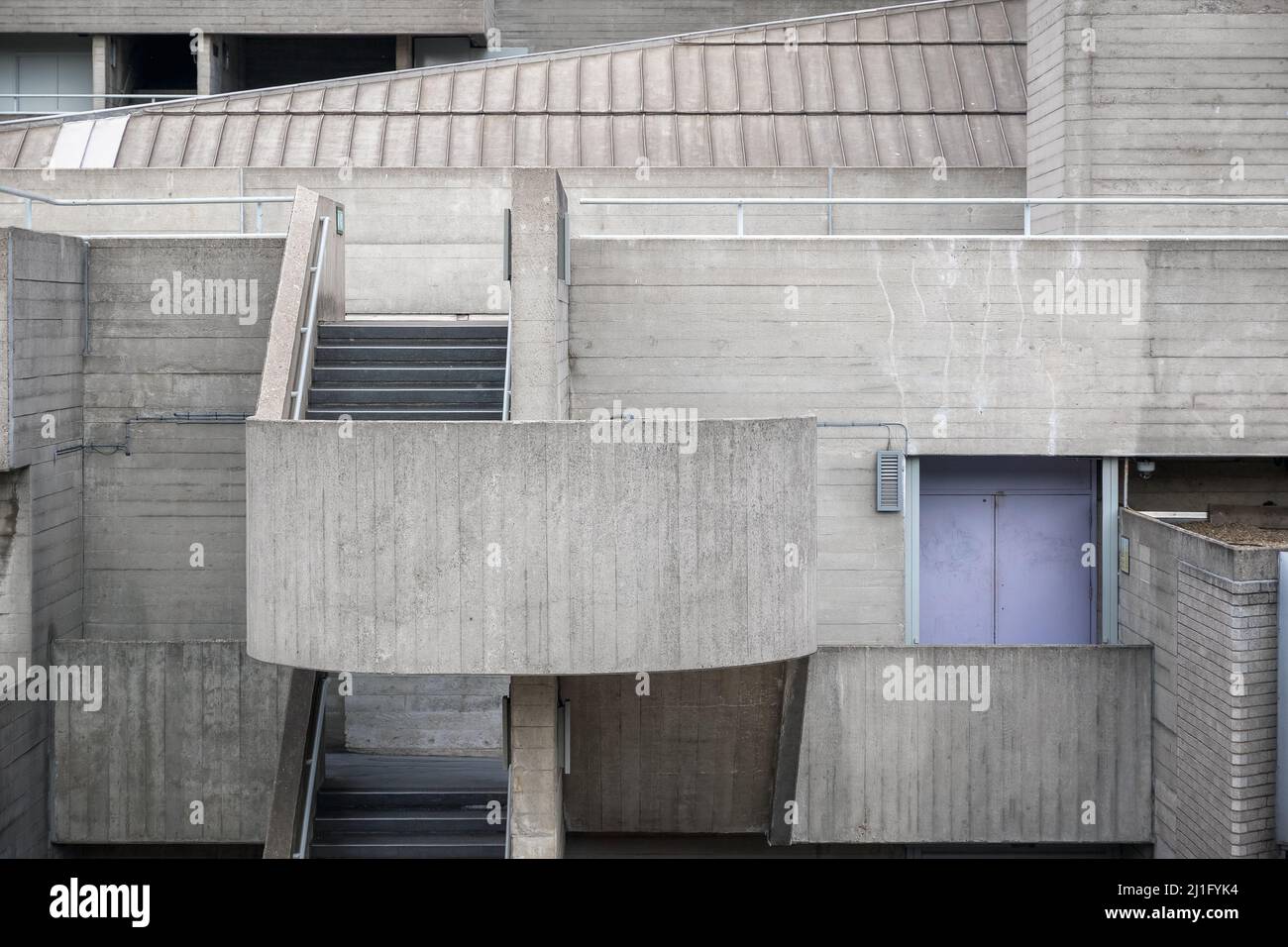 L'architecture brutaliste du Théâtre national du quartier de South Bank à Londres Banque D'Images