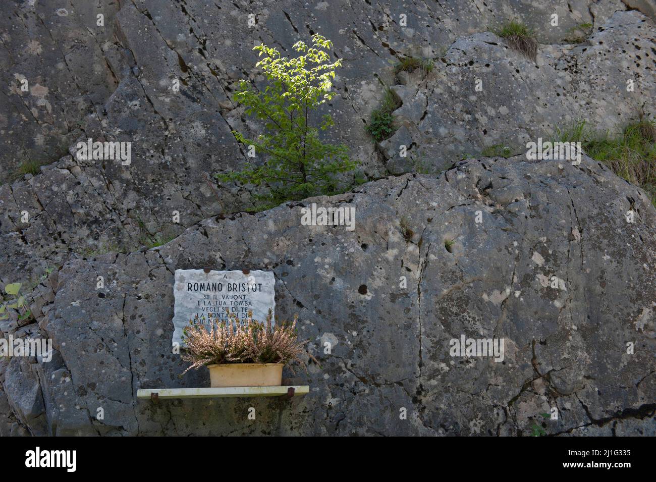 Erto et Casso (Pordenone), Italie 21/05/2016: Route sur le barrage de Vajont. © Andrea Sabbadini Banque D'Images