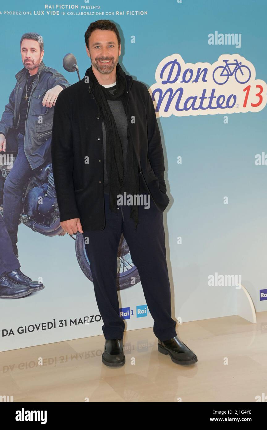 Raoul Bova participe à la photo de la fiction Rai Don Matteo 13 au centre Rai via Asiago. (Photo de Mario Cartelli / SOPA Images/Sipa USA) Banque D'Images