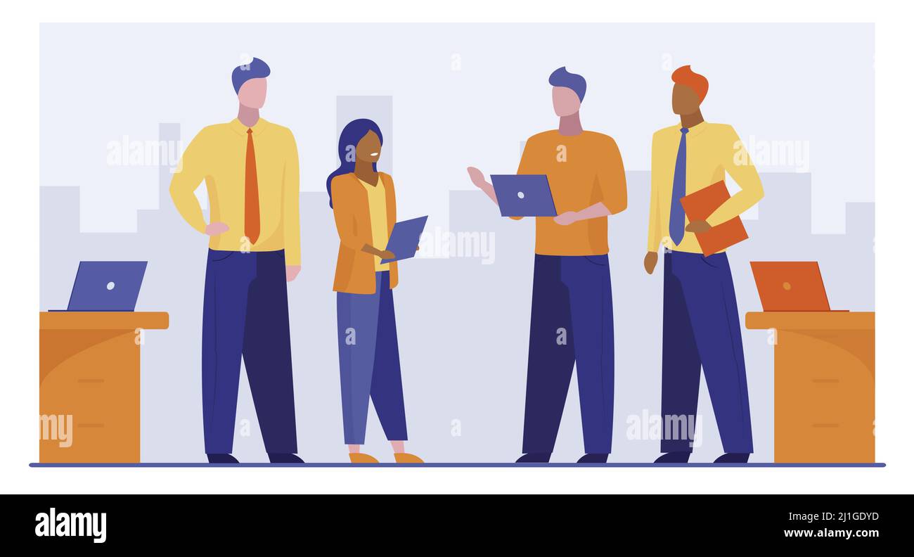 Quatre professionnels discutent du projet. Illustration vectorielle plate pour le partage d'idées par le personnel de bureau. Concept de réunion d'affaires, conférence, séminaire pour bannière Illustration de Vecteur