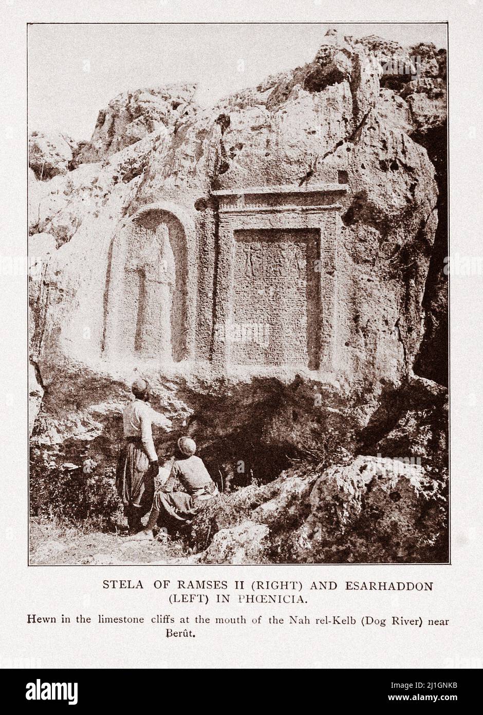 Égypte ancienne. Le Nouveau Royaume (1549–1069 av. J.-C.). Illustration de 1912 Stela de Ramses II (à droite) et Esarhddon (à gauche) dans Phoenicia. Banque D'Images