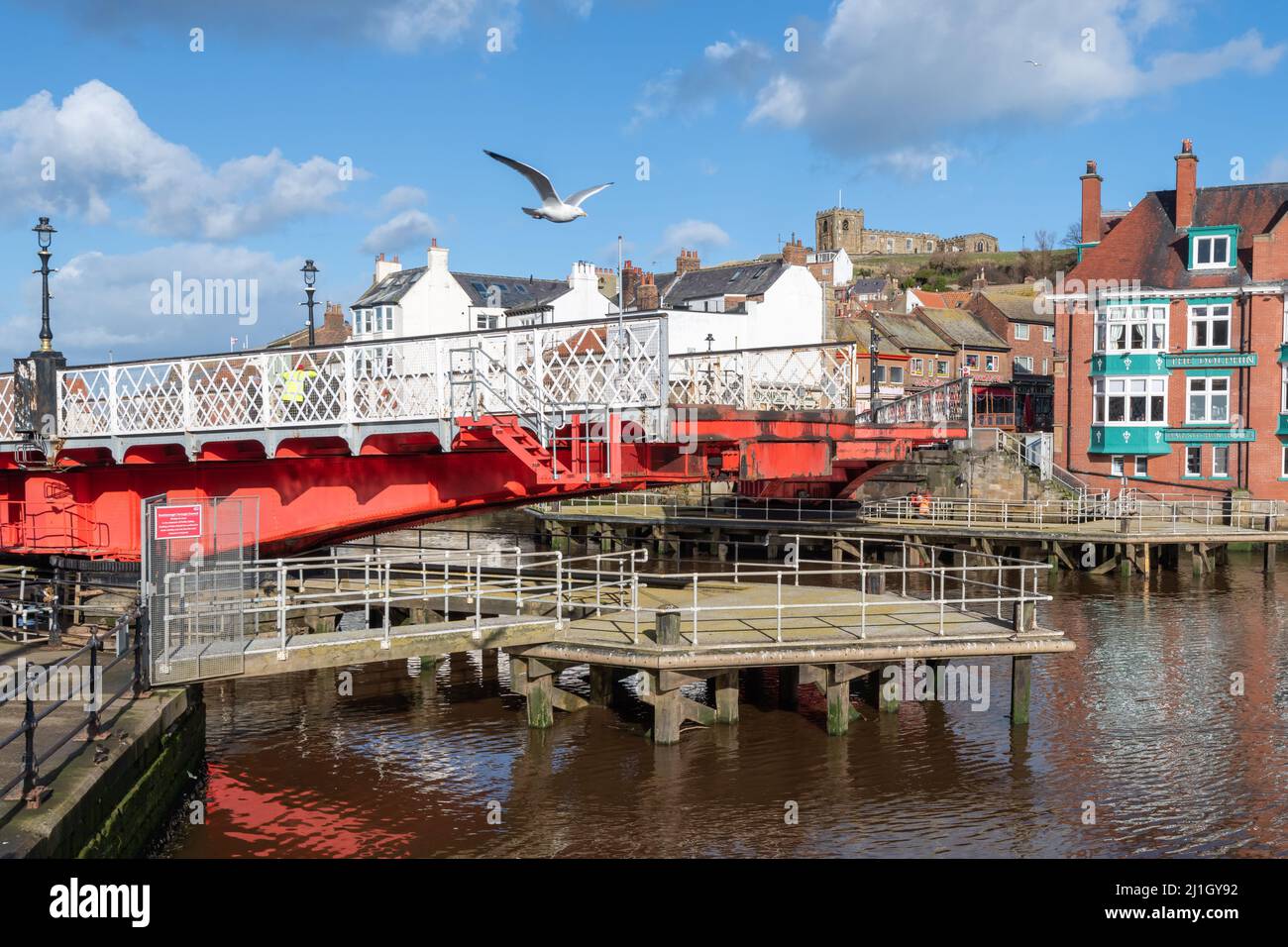 Pont tournant de Whitby sur la rivière Esk à Whitby dans le North Yorkshire Banque D'Images