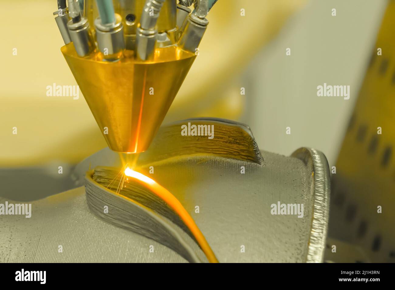 Fusion au laser, technologie de fabrication par pulvérisation de poudre - dépôt direct de métaux Banque D'Images