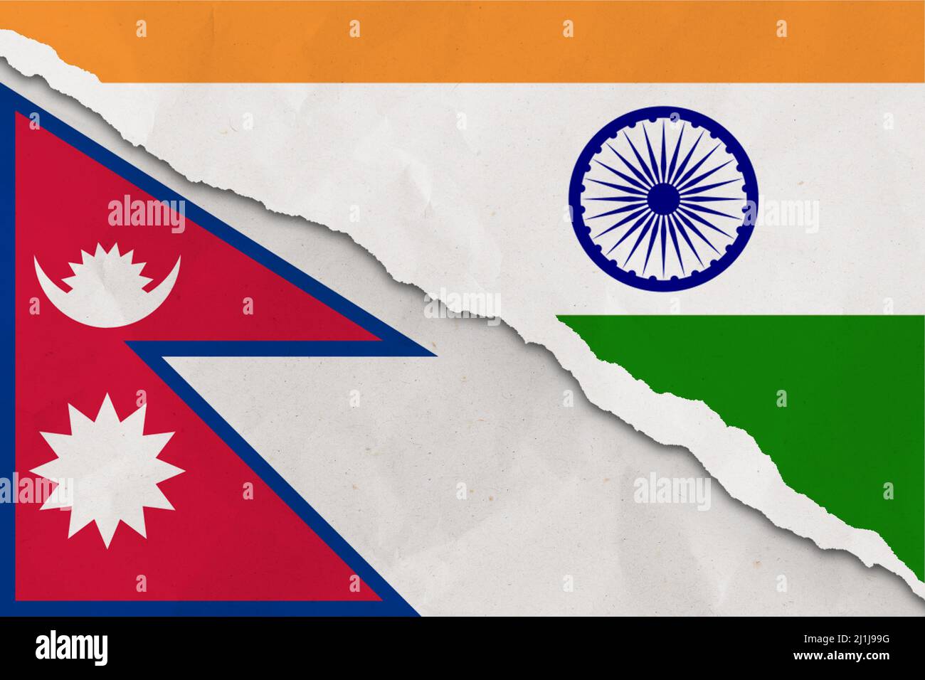 Le Népal et l'Inde drapeau déchirée papier grunge fond. Résumé l'économie du Népal et de l'Inde, les conflits politiques, la texture du concept de guerre contexte Banque D'Images
